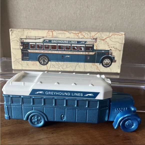 Vintage 1976 Avon for Men "'31 GREYHOUND" Everest After Shave 5 oz. - Picture 2 of 6